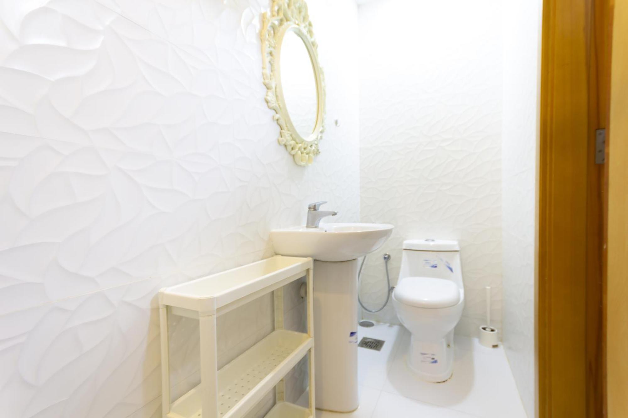 Budget Rooms With Private Bathroom For 'Girls' Only In Dubai, Marina Exterior photo