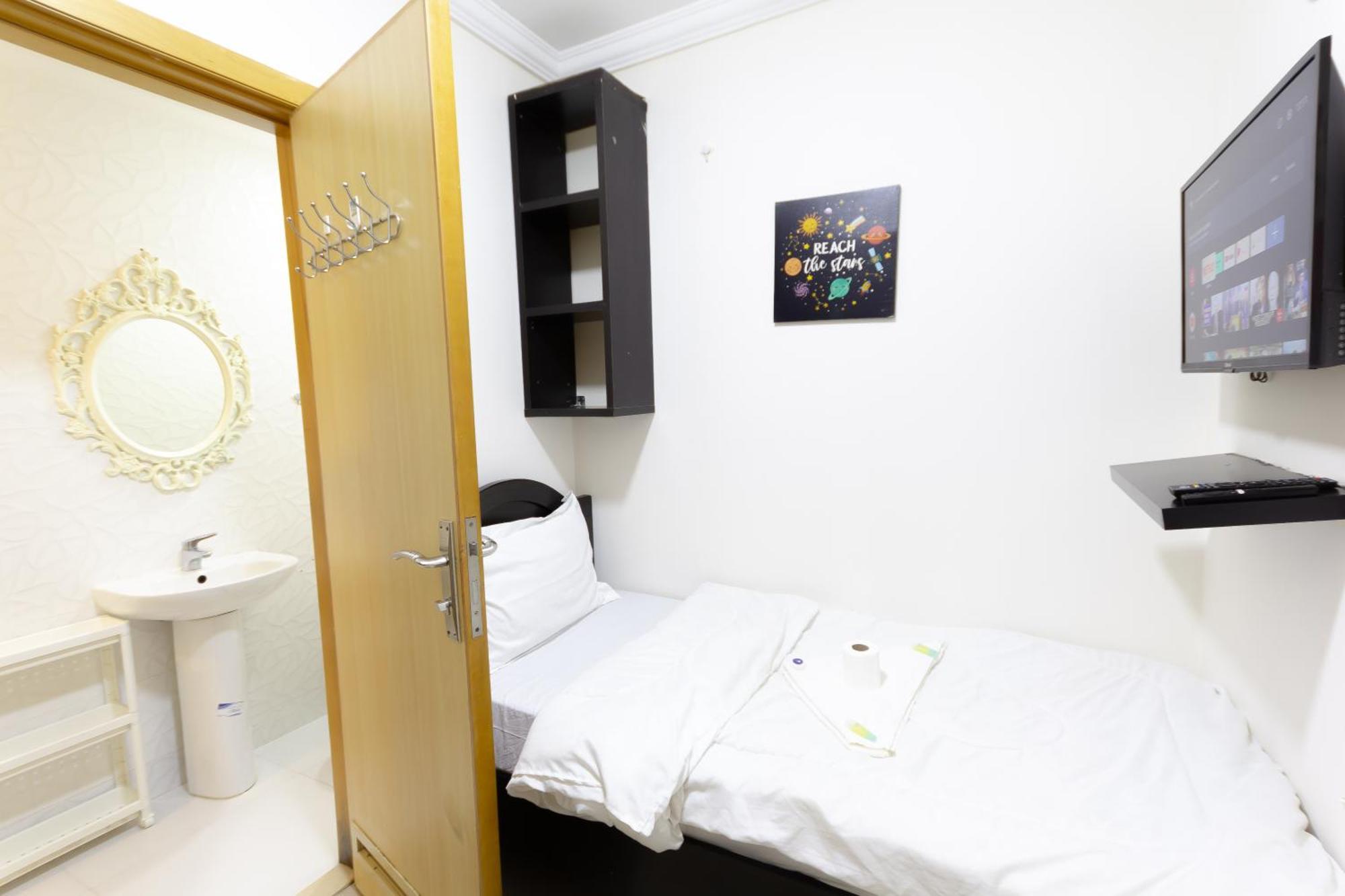 Budget Rooms With Private Bathroom For 'Girls' Only In Dubai, Marina Exterior photo